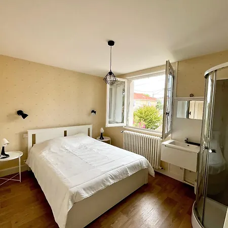 Сasa de vacaciones Maison Calme Avec Cour Et Terrasse Proche Aiguillon - Parking - Fr-1-319-578