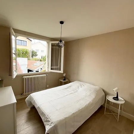 Maison Calme Avec Cour Et Terrasse Proche Aiguillon - Parking - Fr-1-319-578 *
